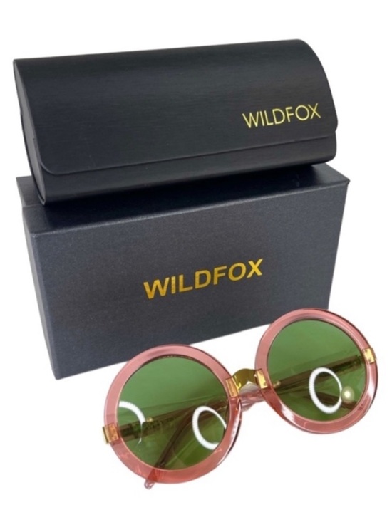 WILDFOX Malibu Sunglasses RARE Rosewater Pink With Green Lens NEW With Case main image 8